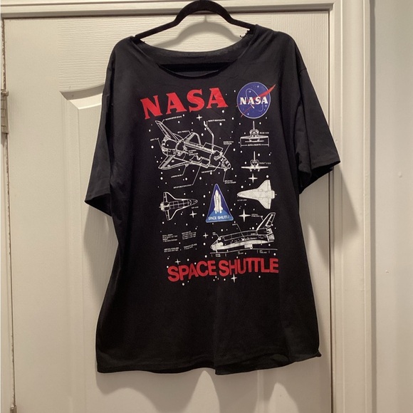 NASA Space Shuttle Black T-Shirt - Picture 1 of 4